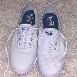 White keds